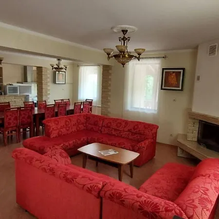 Ваканционно селище 19 Rose *