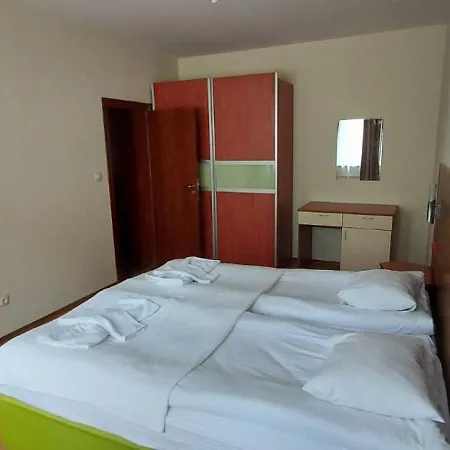 19 Rose * Банско