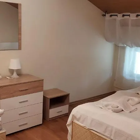 Ваканционно селище 19 Rose *