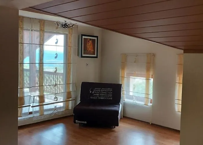 19 Rose Holiday park *